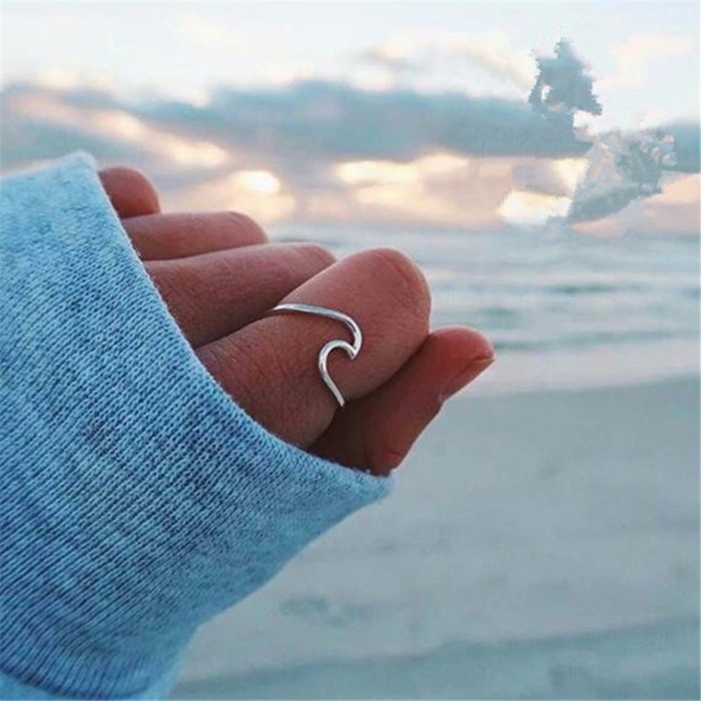Wave Statement Silver Ring